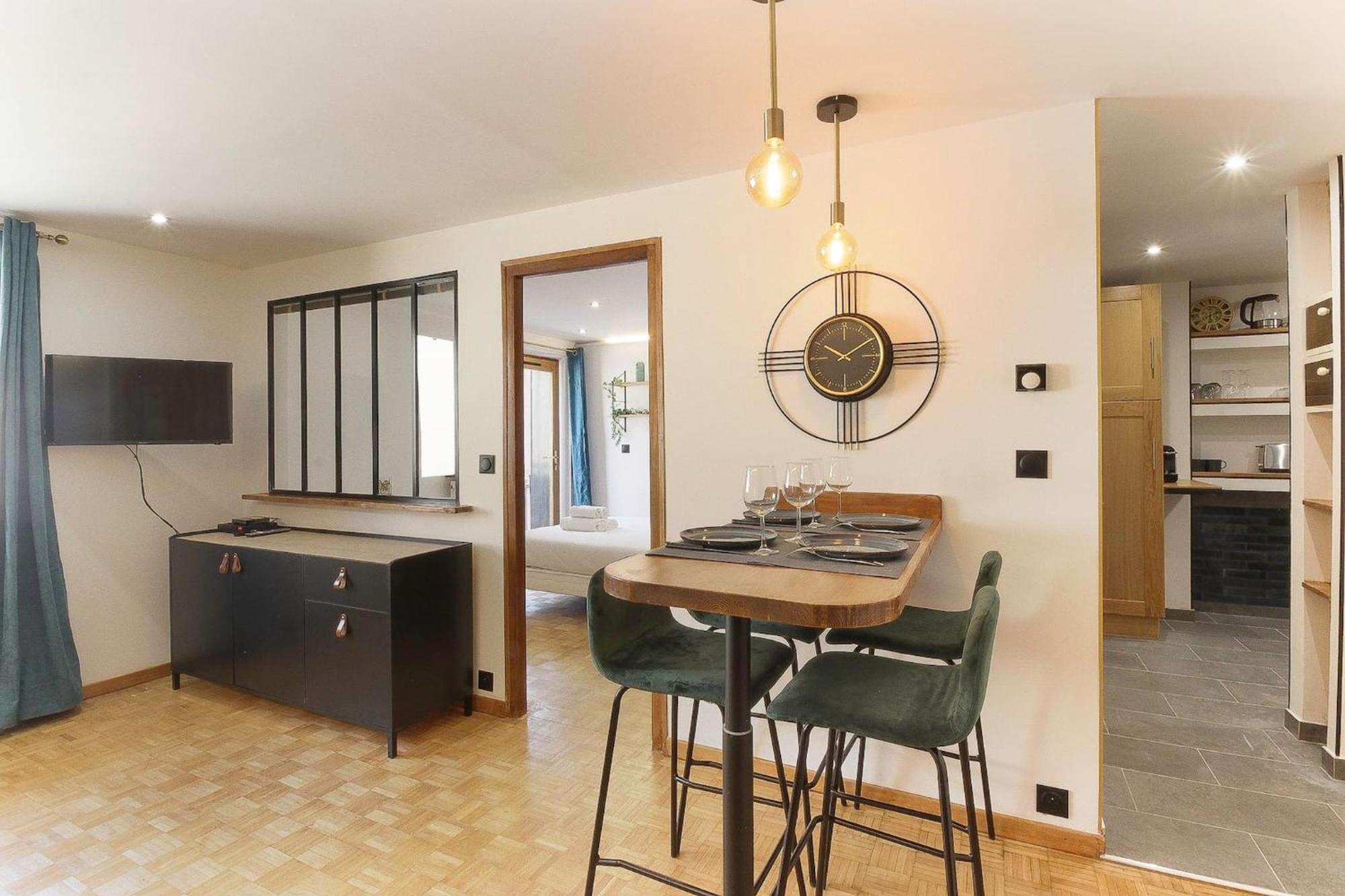 Bellevarde Apt - Newly Renovated - Central - Beside Tmb Start/End 莱苏什 外观 照片
